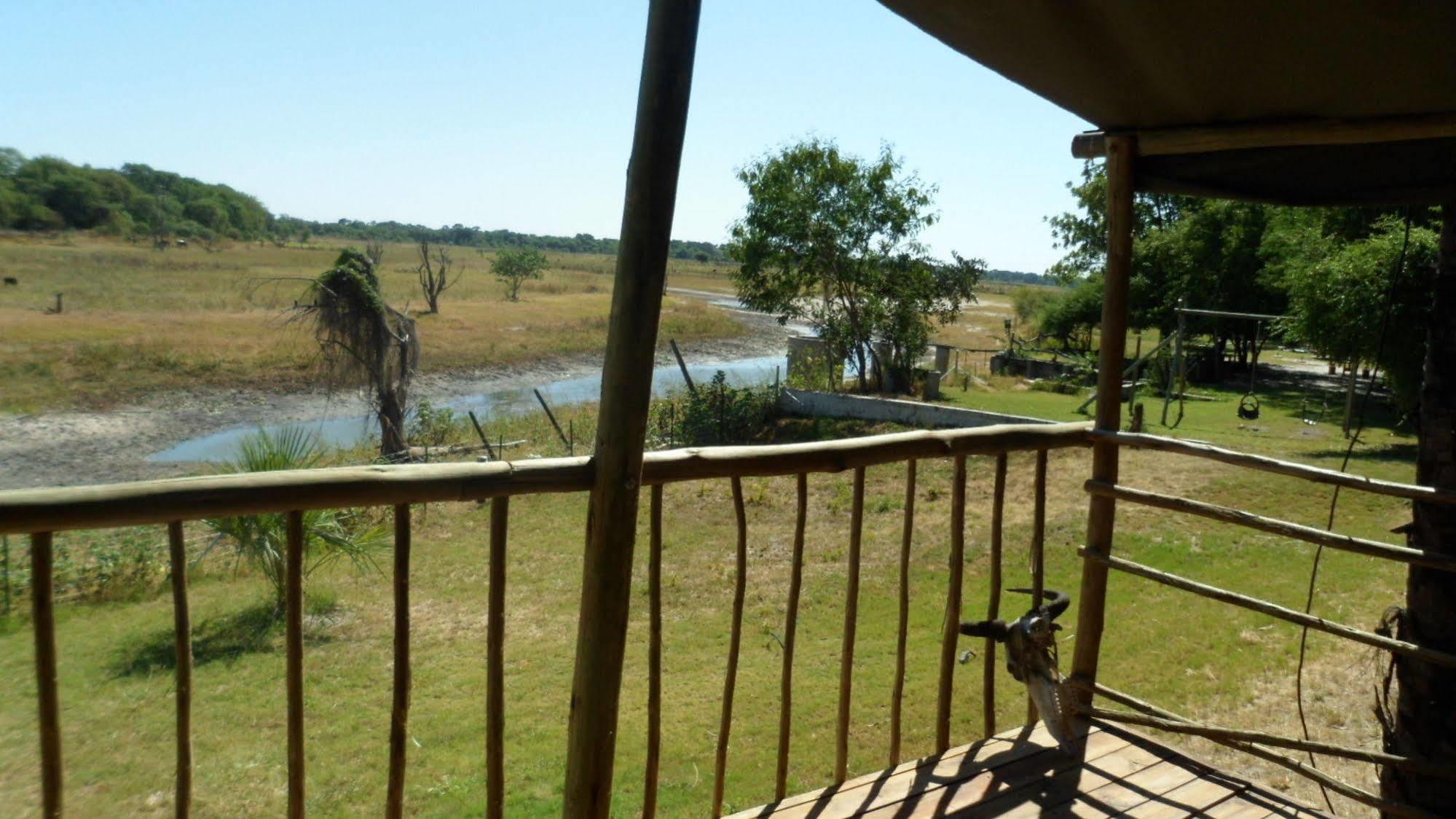 Okavango River Lodge Maun Ngoại thất bức ảnh