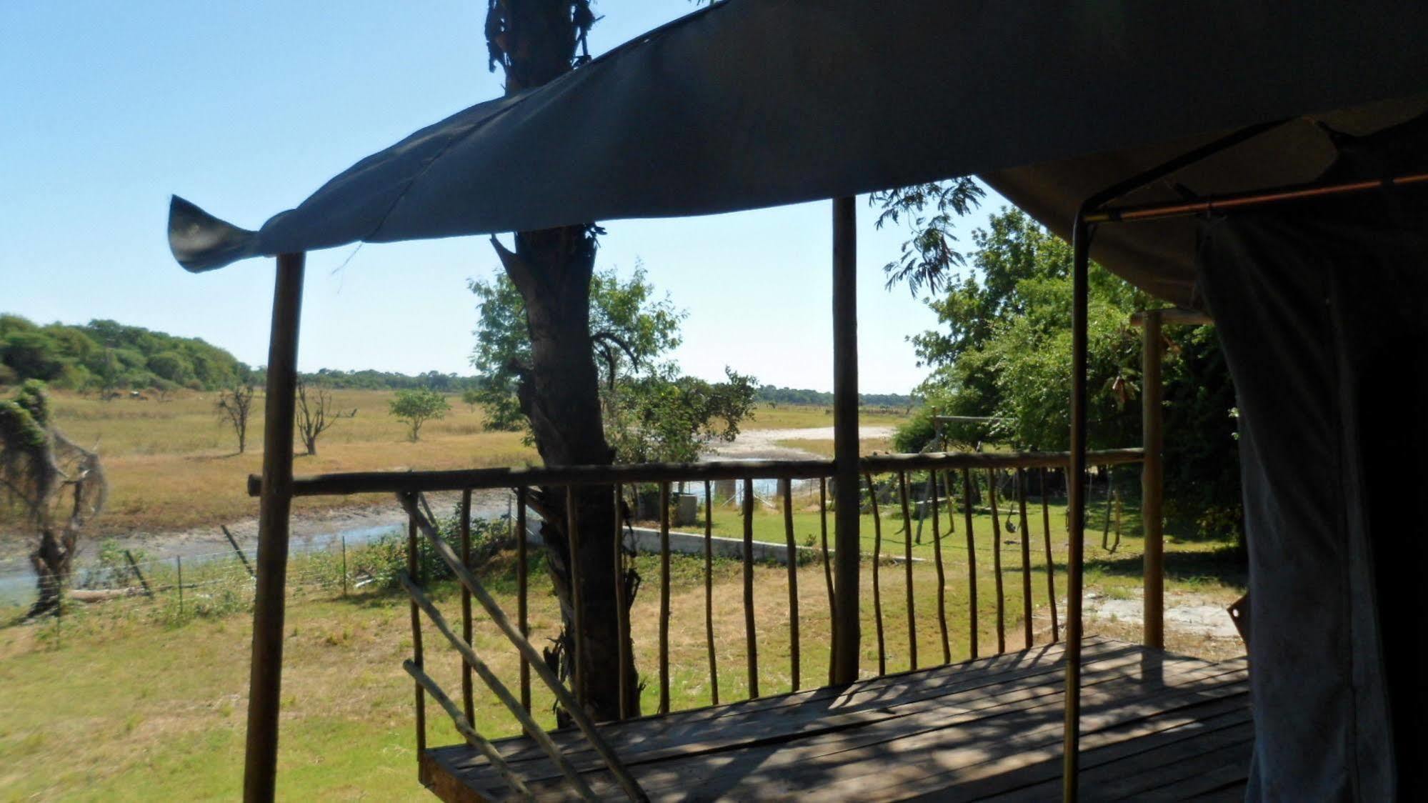 Okavango River Lodge Maun Ngoại thất bức ảnh